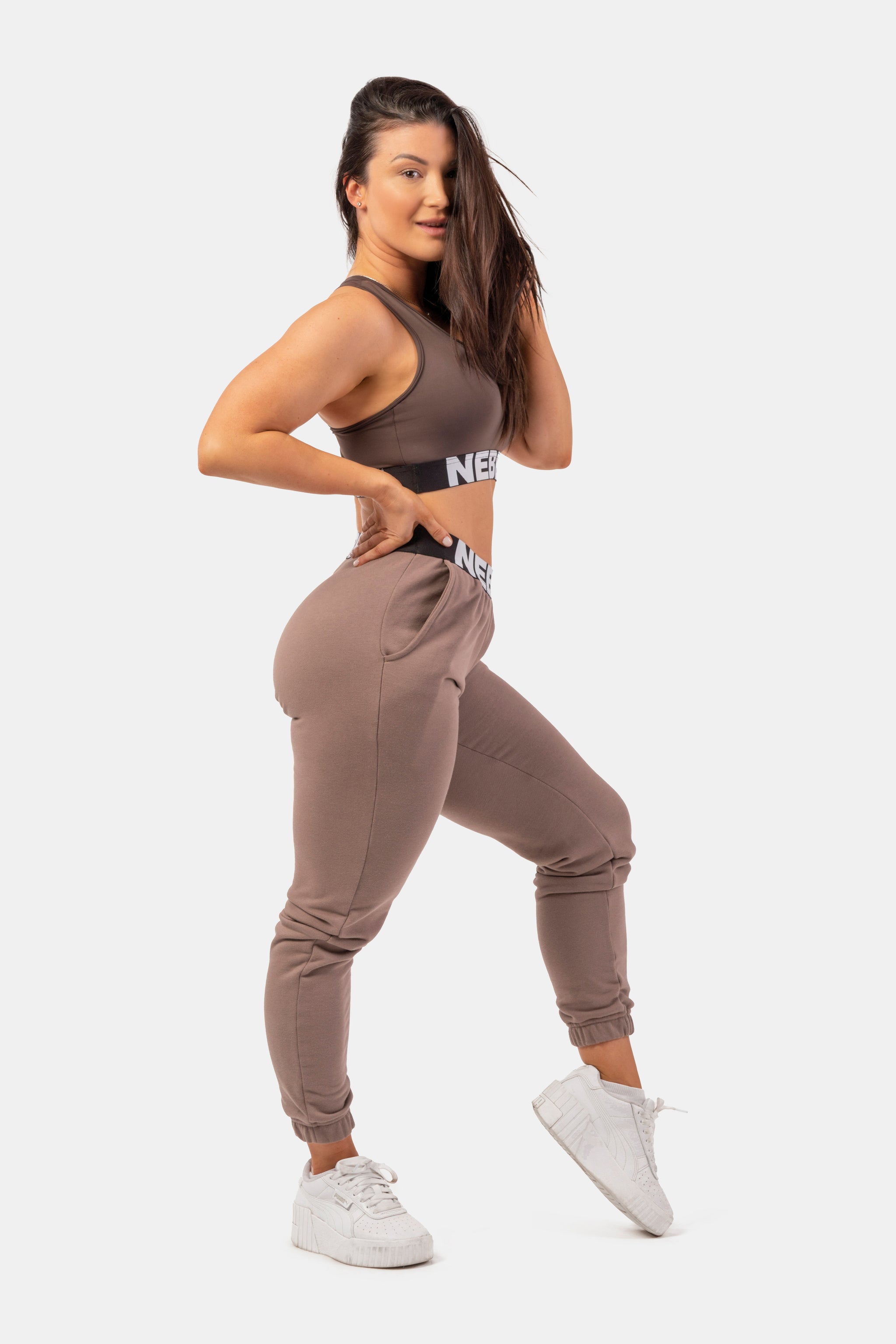 Nebbia Iconic Mid-Waist Sweatpants, brun- Nebbia