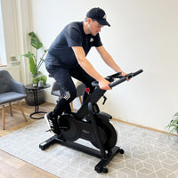 TITAN LIFE Indoor Bike S72 – när hemmaträning känns som att cykla världen runt