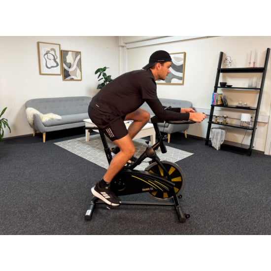 TITAN LIFE Spinbike Trainer S11 -  robust cykel för seriös hemmaträning