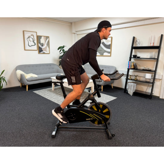 TITAN LIFE Spinbike Trainer S11 -  robust cykel för seriös hemmaträning