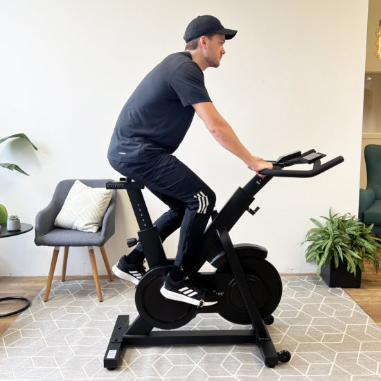 TITAN LIFE Indoor Bike S72 – när hemmaträning känns som att cykla världen runt