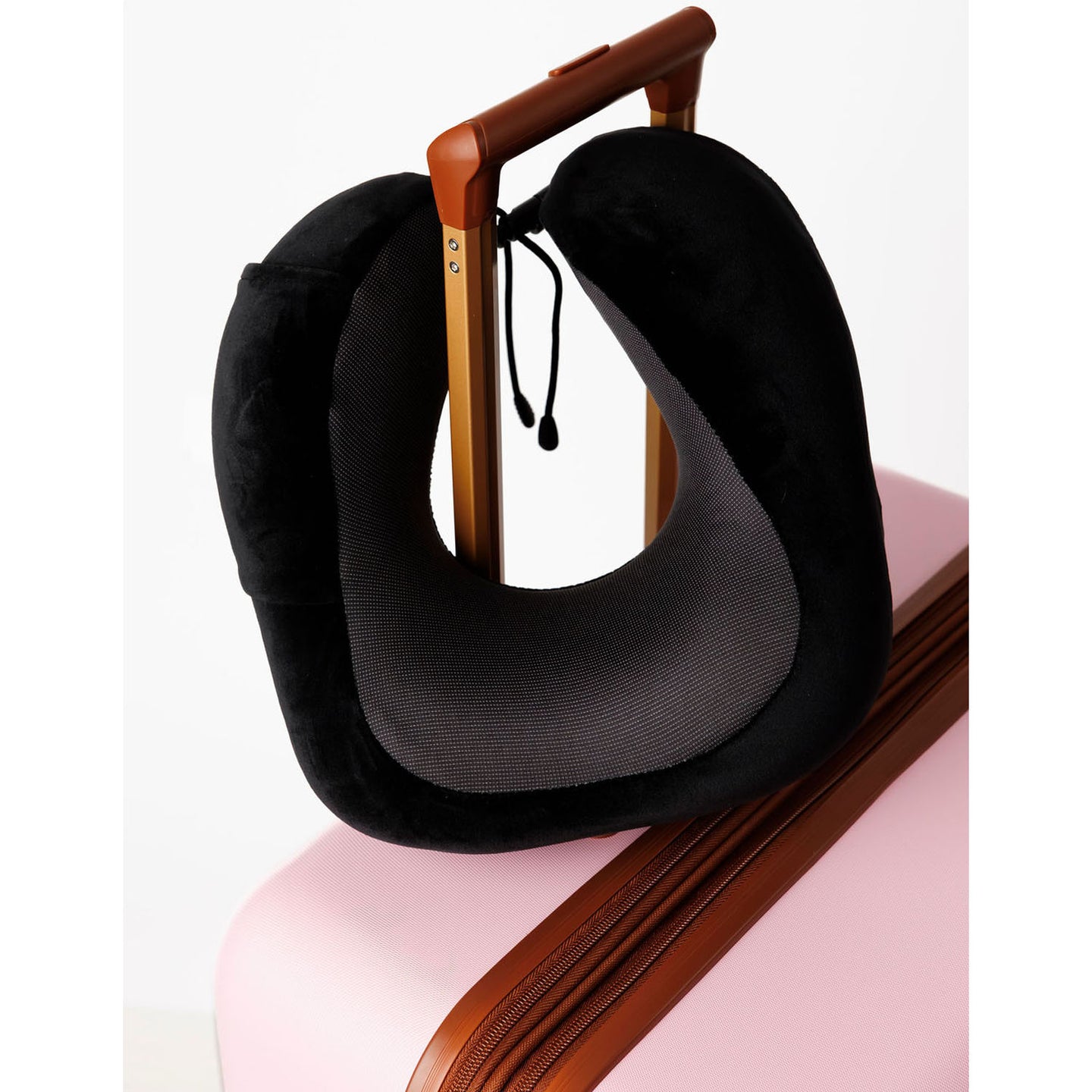 Cavalet Resekit 7 (2st Nackkuddar, 2set Reseflaskor)