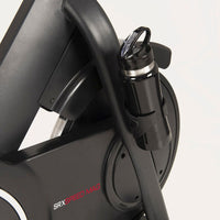 Toorx SRX Speed MAG Spinning Bike – Magnetmotstånd för tyst och effektiv cykelträning