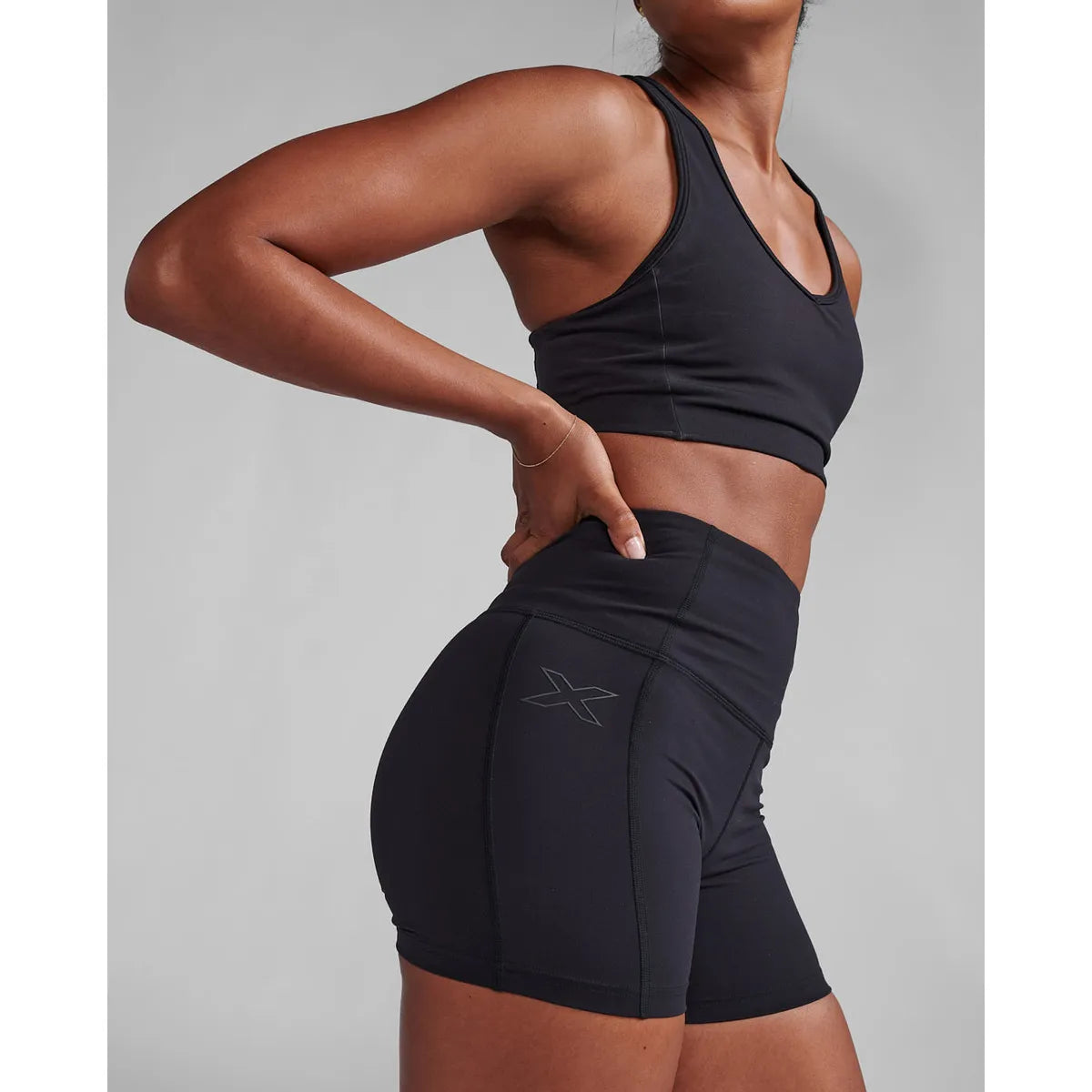 2XU FORM SOFT TOUCH HI-RISE COMPRESSION 4 INCH SHORTS Black/Black