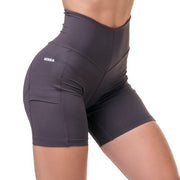 Nebbia Fit Smart Biker Shorts, marron