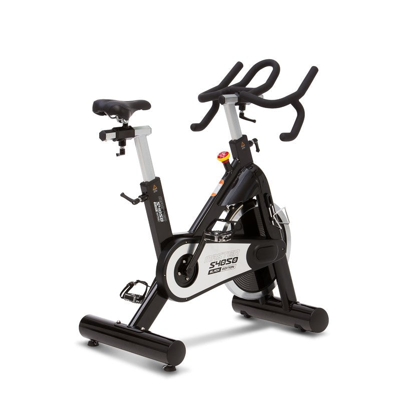 Master Fitness Spinning S4050 - robust spinningcykel som är perfekt för långa träningspass